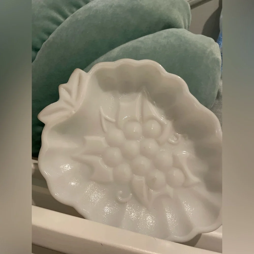 White Glass Dish Indiana Vintage‎ Milk Glass Colony Harvest Grapes Set Of 3 MCM
